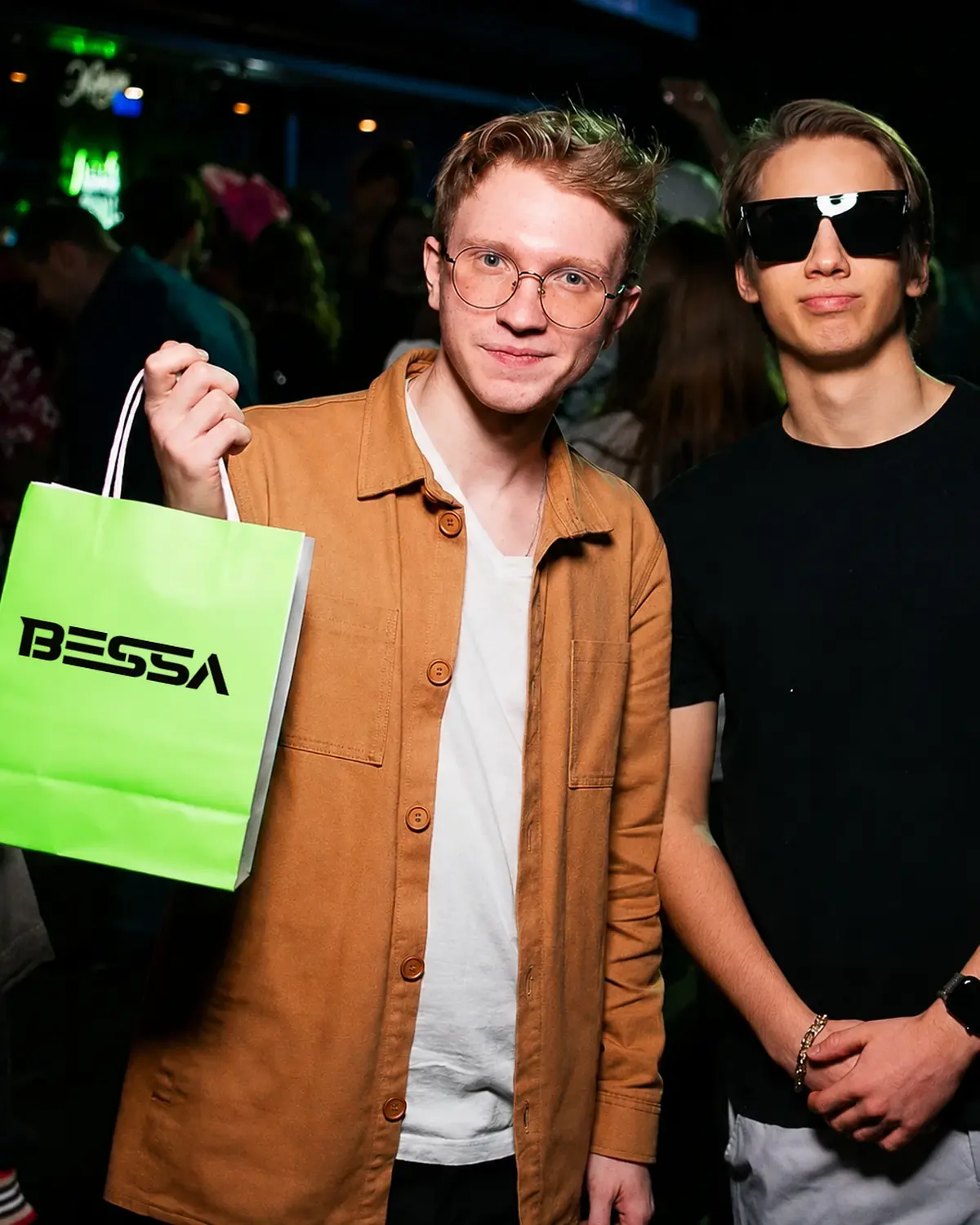 BESSA-lid met winkeltas
